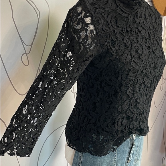 CLUB MONACO- Black Lace Top
size S/P - Picture 3 of 7